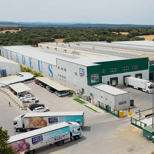 Aquadeus sube al podio de las empresas de agua mineral natural en España