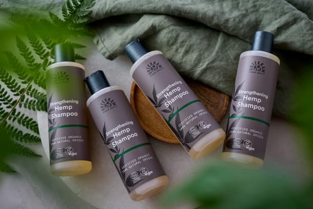 Urtekram lanza al mercado su nuevo champú fortalecedor a base de cáñamo