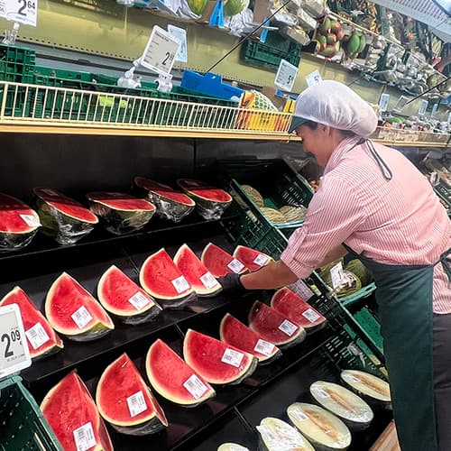 Consum compra cerca de 20.000 toneladas de melones y sandías, un 17% más que en 2024