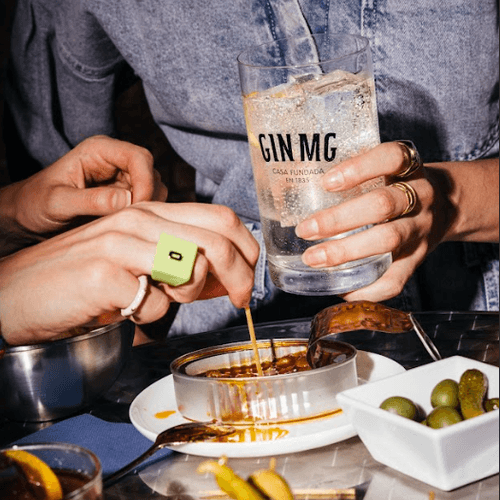 Gin MG desvela cuatro cosas que todo fan de la Ginebra necesita saber (y dos bares donde celebrar su día como toca)