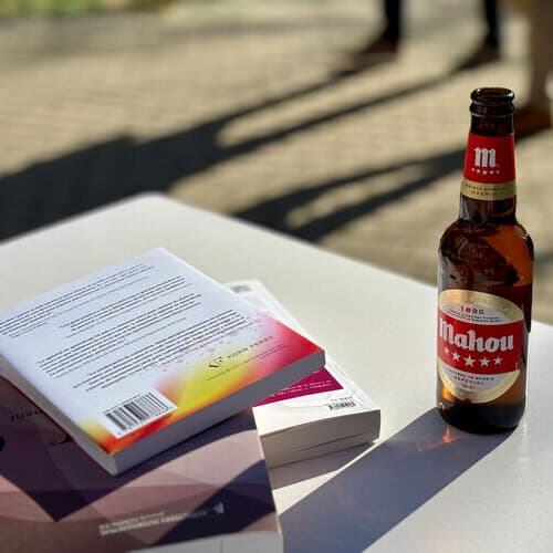 Mahou San Miguel se convierte en colaboradora oficial de la Feria del Libro de Madrid 2025