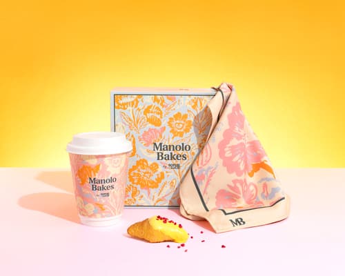 Manolo Bakes celebra el Día de la Madre con un nuevo sabor y el estilo floral de Sophie & Lucie