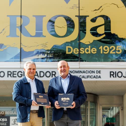 Rioja vive su Día del Libro más especial, con la publicación de una obra que celebra sus 100 años de historia