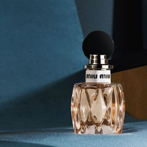 Miu Miu Beauty presenta Miutine, la nueva fragancia irreverente de Miu Miu