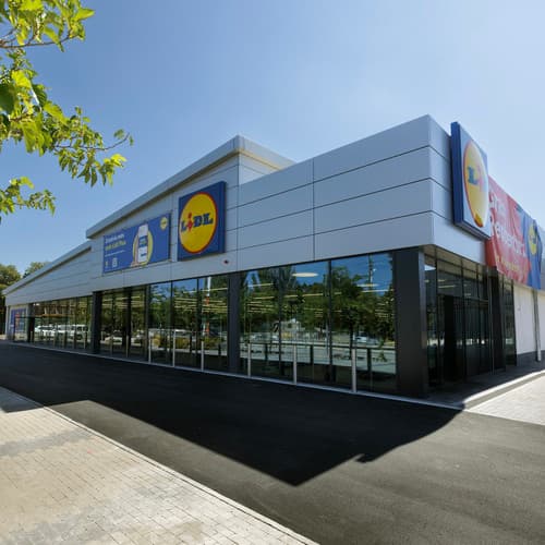 Lidl reabre su tienda de Vic (La Guixa) tras invertir 3,4M€ y sumar una plantilla de 22 empleados, 6 de nueva incorporación