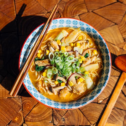 Tantanmen ramen: una explosión de sabor asiático 100% vegetal que reinventa el ramen tradicional