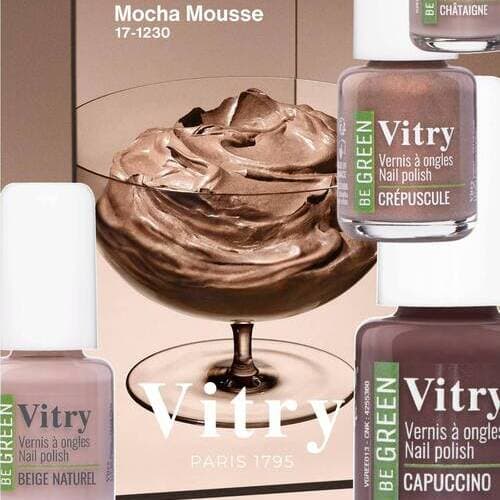 ¡Baña tus uñas en el Pantone de 2025 Mocha Mousse con las lacas de uñas de Vitry!