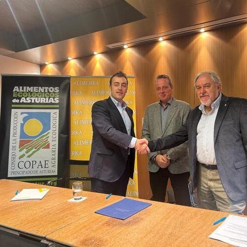 Alimerka reafirma su apuesta por el producto ecológico asturiano con la firma de un acuerdo con COPAE