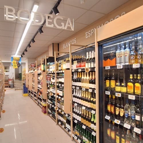 Alimerka reabre, tras reforma, su supermercado más céntrico de León en la Avenida de Roma