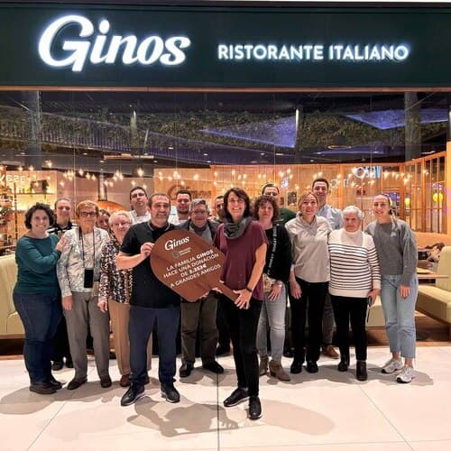 Ginos consigue recaudar más de 3.000 euros para el acompañamiento de personas mayores con su apertura en el Centro Comercial Parque Corredor