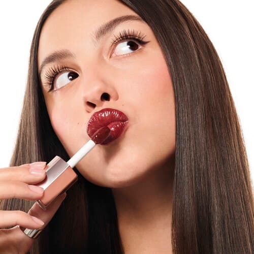 Labios berry, mirada intensa: el combo viral que inspira el Autumn Look de Lancôme