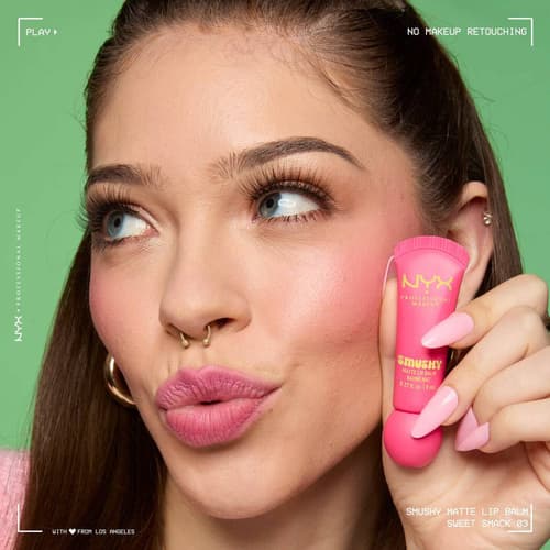 ¿Labios suaves y mate en una sola aplicación? Consíguelos con Smushy de NYX Professional Makeup