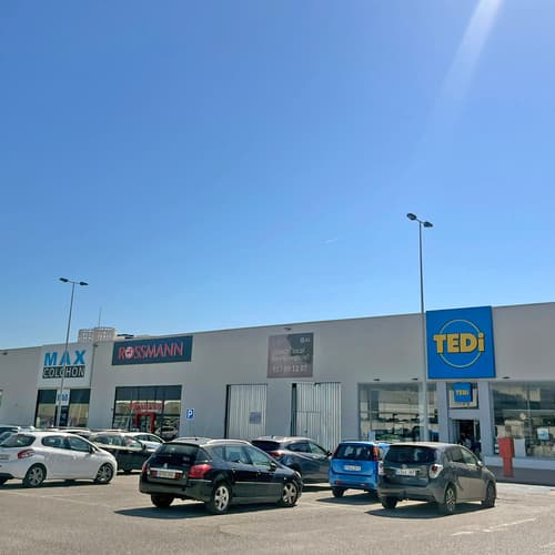 Savills asesora en la venta del parque de medianas Guadacorte en Algeciras