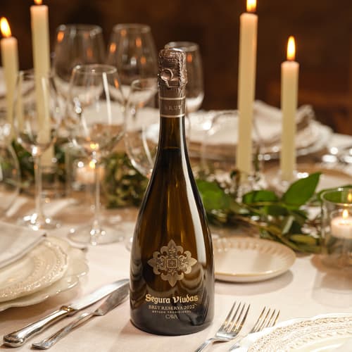 Segura Viudas lanza su campaña de Navidad protagonizada por la chef Vicky Sevilla y presenta dos nuevos cavas