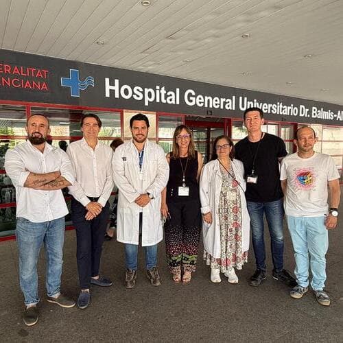 Serunion celebra 30 años de compromiso con el Hospital General de Alicante con un menú especial creado junto al maestro pastelero Jacob Torreblanca