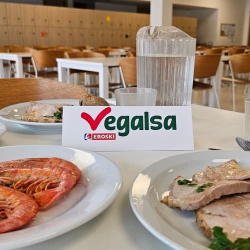 Vegalsa-Eroski dona más de 4.000 kilos de alimentos a 14 entidades benéficas de Galicia y Asturias por el Día de Todos los Santos