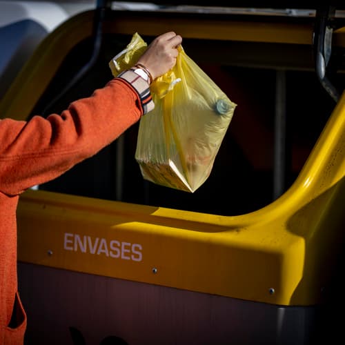 El contenedor amarillo ya está presente en toda España tras finalizar su implantación en A Coruña