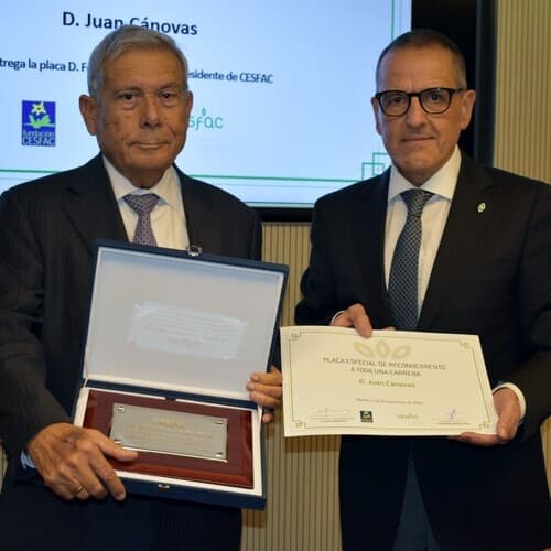 Juan Cánovas, director general de Cefusa, distinguido en CESFAC por su trayectoria profesional