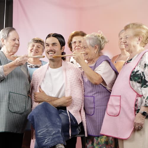 Peldanyos crea Yaya Wars junto a INTERPORC, la nueva campaña que homenajea la cocina tradicional entre generaciones