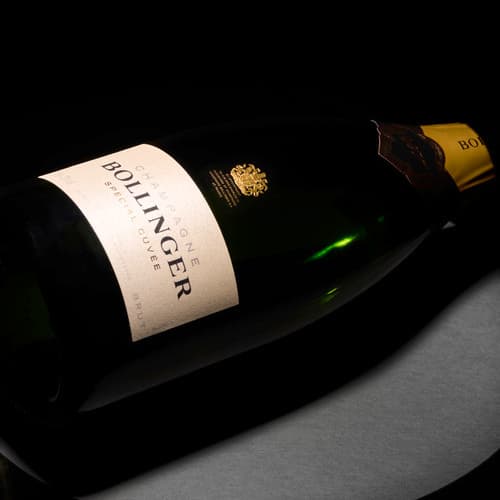 Bollinger presenta una nueva edición limitada de Special Cuvée para celebrar sus 45 años siendo el champagne de James Bond