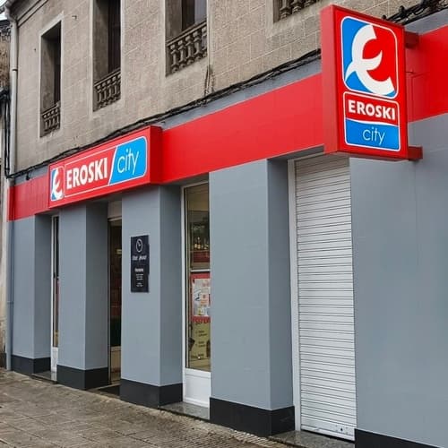 Abre al público el nuevo Eroski City de Bóveda (Lugo)