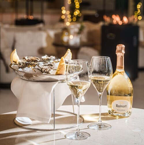 Ruinart y Nota Blu New Brasserie celebran la Navidad con un lounge efímero para brindar en diciembre