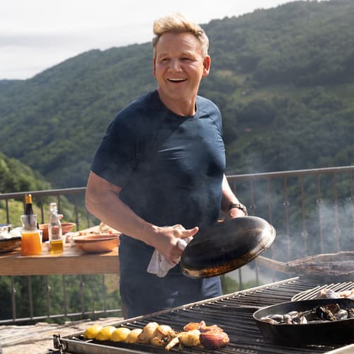 El chef británico utilizó el Godello Vía Romana Do Camiño para cocinar y destacó la viticultura heroica y el paisaje de la zona