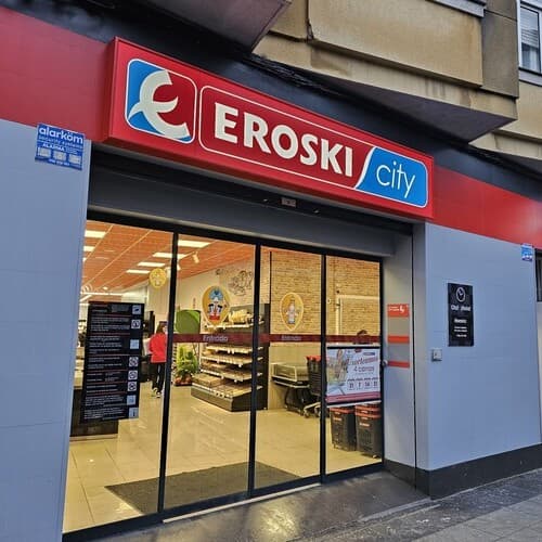 Abre al público el nuevo Eroski City de Caldas de Reis