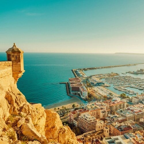 Lola Casademunt abrirá tienda en Alicante asesorada por Savills
