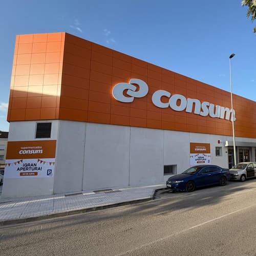 Consum llega a Málaga con su primer supermercado y refuerza su expansión en Andalucía