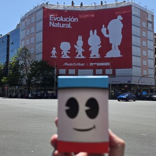 MediaMarkt lleva el fenómeno de las blind boxes a sus tiendas junto a Milfshakes de Nil Ojeda