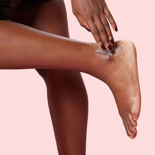 Tus must have para la Feria de Abril: talones perfectos y piel brillante con estos dos productos reparadores