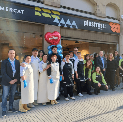 Plusfresc refuerza su presencia en Manresa con la apertura de su segundo supermercado