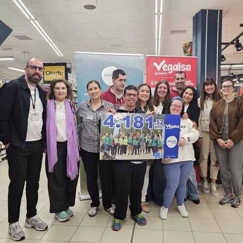 Vegalsa-Eroski y sus clientes donan más de 4.000 euros a Amicos para impulsar proyectos medioambientales y de inclusión en el entorno marino