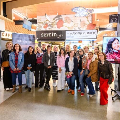 Detrás de cada puesto hay una historia: Mujeres emprendedoras impulsan el comercio de proximidad en Madrid