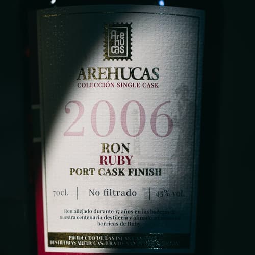Arehucas presenta su nuevo Ruby Finish 2006, una edición limitada afinada en barricas de Ruby