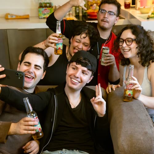 El 74% de los jóvenes españoles considera La Previa un plan en sí mismo