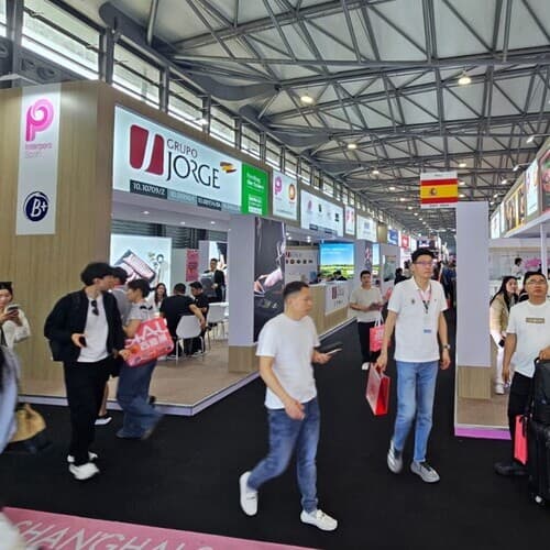 INTERPORC refuerza en Sial Shanghái la presencia del porcino español en Asia