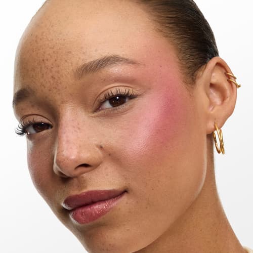 Lancôme redefine el arte de esculpir el rostro con los nuevos Teint Idole Shape Sticks