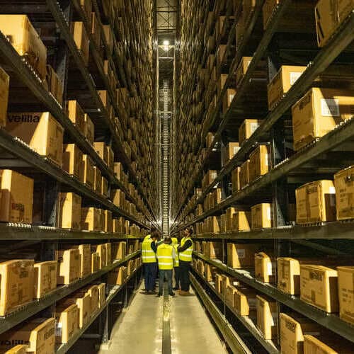 Velilla Group automatiza su centro logístico de Albacete con Dematic y prepara más de 120.000 prendas al día para 80 países