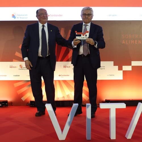 El I Premio Vitartis reconoce la “gran contribución” de José María Bonmatí a la “modernización del sector agroalimentario y de toda su cadena de valor”