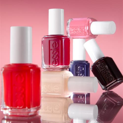 Essie presenta Glass Nails: 6 nuevos tonos con efecto cristal
