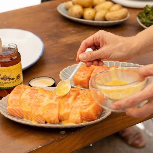Ocho creadoras, una parrilla y un nuevo ritual de verano: así brilla la primera Marbacoa® Girls con salmón de Noruega