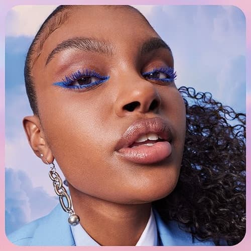 ¡No le pongas límites a tu mirada! Consigue un look de ojos súper colorido para tus festivales de verano