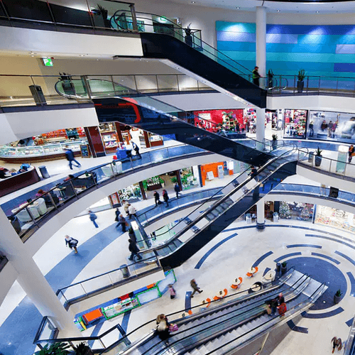 Aumenta un +6,4% la afluencia a los centros comerciales durante el mes de mayo en España, según Sensormatic Solutions