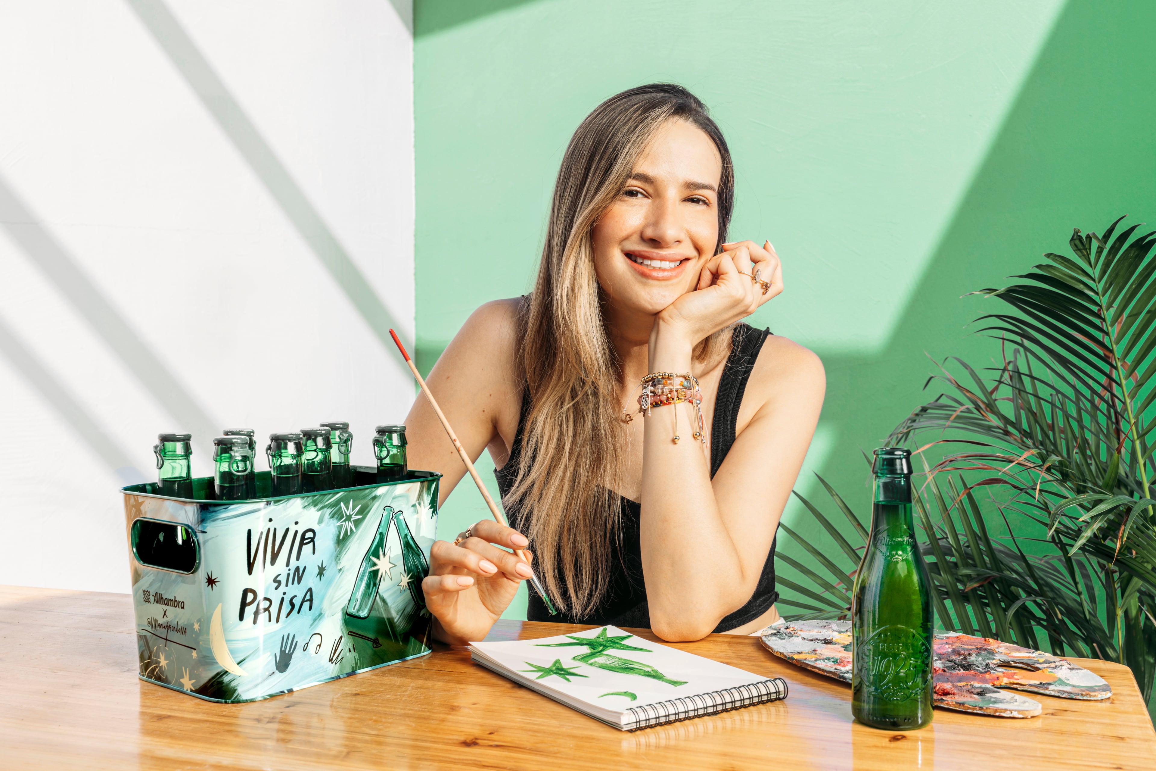 Cervezas Alhambra y Viviana Grondona invitan a soltar la prisa este verano con un pack especial